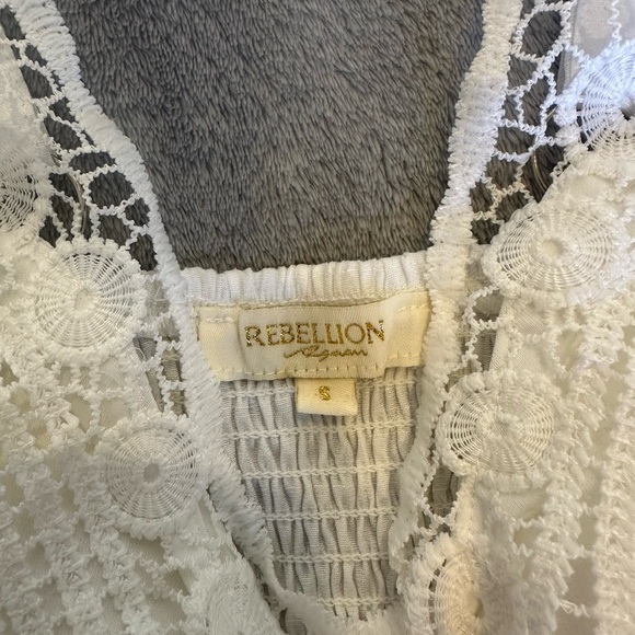 White lace crop tank - Picture 2 of 3